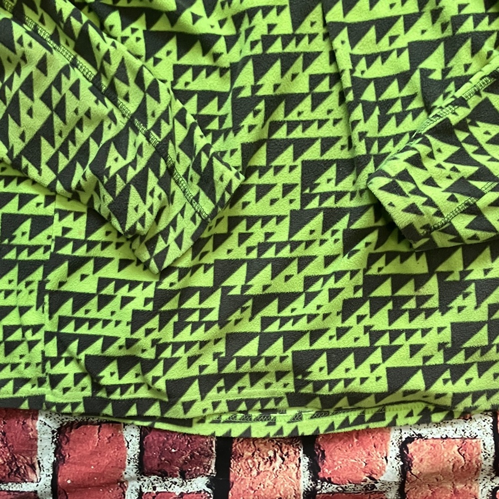 Green and Black Geometric Pattern Jacket - image 3